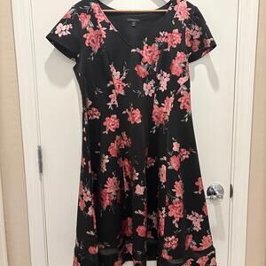 Plus Size Black Floral A-Line Dress with Sheer Hem